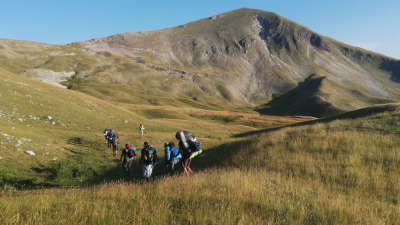 Efectele benefice ale drumețiilor montane asupra sănătății fizice și mentale