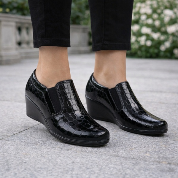 Pantofi Cu Platforma Gina Black