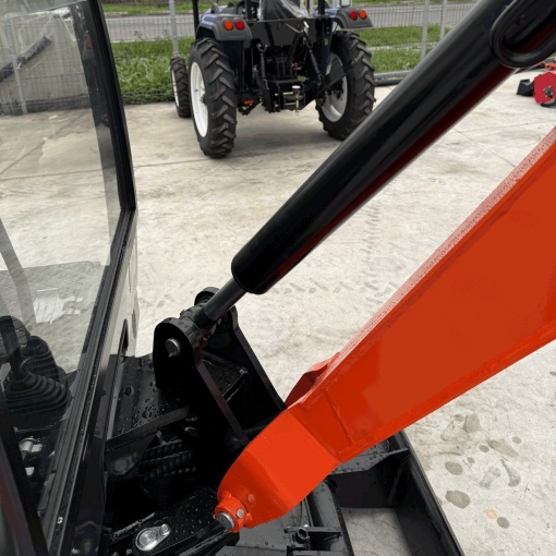 Mini excavator NT-E25 cu cabina extensibila si inclinare laterala - Img 5