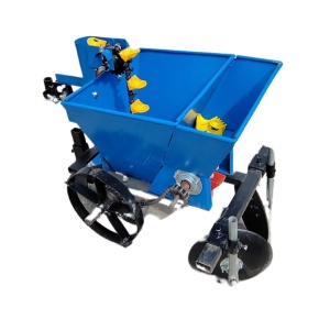 Plantator cartofi pentru motocultor cu sistem de fertilizare