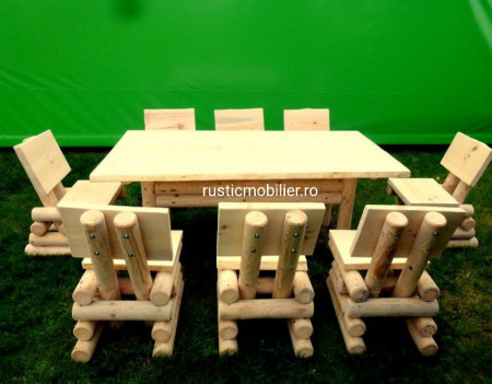 Masa cu 8 scaune din lemn masiv