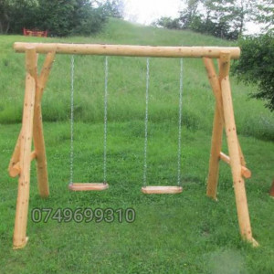 Balansoar din lemn pentru copii