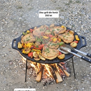 Disc grill din fontă cu picioare