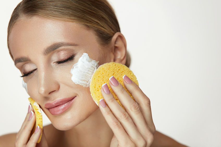 Totul despre tenul gras și seboreic – cauze, îngrijire corectă și produse recomandate