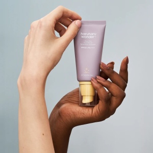 Haruharu Wonder - Black Rice Pure Mineral Relief SPF50+ - Crema de fata hidratanta cu protectie solara - Img 2