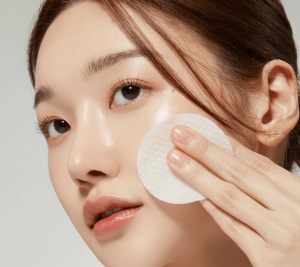 Medicube – Deep Vita C Pad – Dischete cu vitamina C si acid hyaluronic cu efect iluminator si tonifiant - Img 8