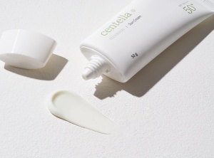 Mixsoon - Centella Sun Cream - SPF50+/PA++++ - Cremă de protecție solară cu extract calmant de Centella Asiatica - Img 3