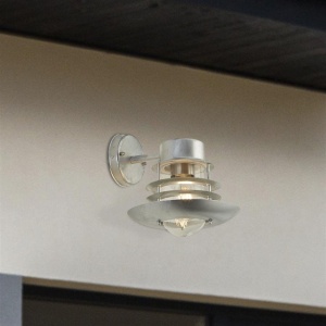 Aplica de perete iluminat exterior traditional IP44 Conrad 128340 universul-luminii.ro