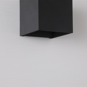 Aplica iluminat ambiental metal negru Newton Square 632740 universul-luminii.ro