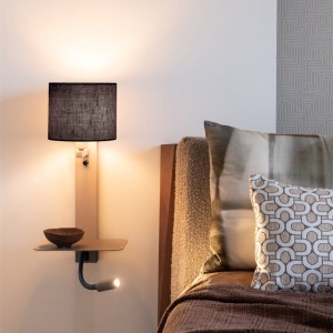 Aplica cu raft si reader LED, port USB si abajur textil negru Florence 248881 universul-luminii.ro