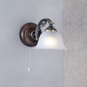 Aplica de perete design italian din alama cu lemn 2700 102241 universul-luminii.ro