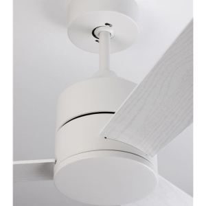 Ventilator de tavan cu telecomanda design modern AXEL alb/stejar 205081 universul-luminii.ro