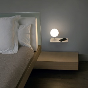 Aplica LED ultramoderna USB / Wireless charger NIKO stanga 102812 universul-luminii.ro