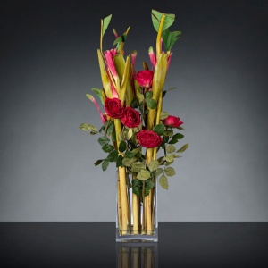 Aranjament floral mediu design LUX ETERNITY OKINAWA ROSES
