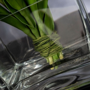 Aranjament floral mediu design LUX SQUARE TULIP - Img 3