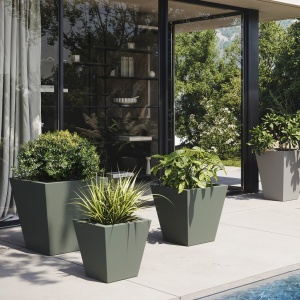 Ghiveci plante, flori design decorativ modern pentru amenajari interioare si exterioare, SQUARE CONE POT 41160R Vondom