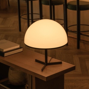 Veioza, Lampa de masa minimalista DOME M