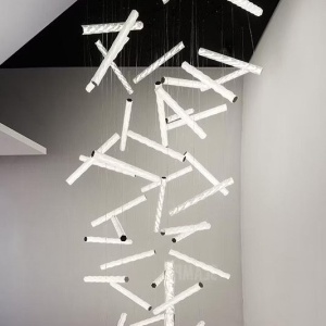 Lustra LED design tehnico-decorativ realizat manual Hugo vertical prisma - Img 7