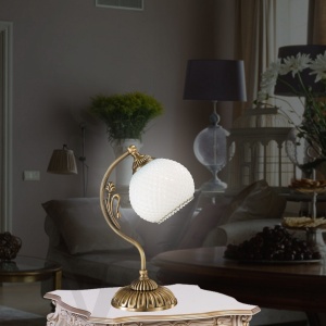 Veioza de masa clasica din alama design italian 8600 107993 universul-luminii.ro