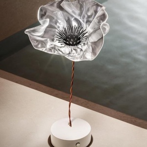Veioza, Lampa de masa cu baterii ideala restaurant, realizata manual Lafleur prisma 215644 universul-luminii.ro