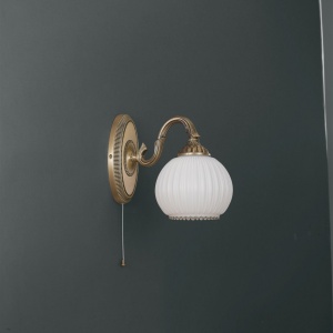 Aplica de perete clasic design italian din alama, sticla 9200 RA-A. 9200/1 102675 universul-luminii.ro