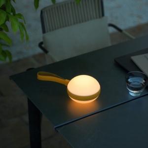 Lampa LED portabila cu baterii pentru terasa, gradina Bring To-Go 12 galben 221315 universul-luminii.ro