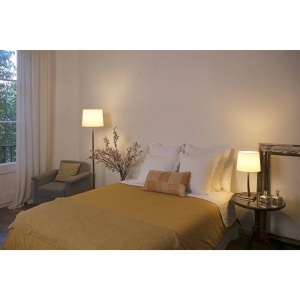 Veioza / Lampa de masa eleganta design clasic REM auriu/bej 190155 universul-luminii.ro