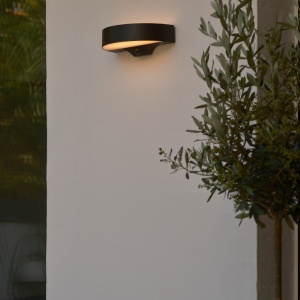 Aplica solara cu senzor de miscare, protectie IP44, Monay Round negru 244246 universul-luminii.ro