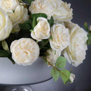 Aranjament floral CAMILLA ROSES WHITE - Img 3