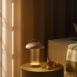 Lampa portabila cu Baterii, 3-step Moodmaker, Mirano roz 244236 universul-luminii.ro