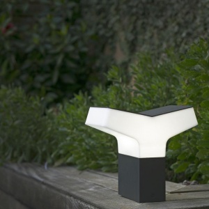 Stalp de exterior modern inaltime 21,5cm cu protectie IP44 TAU 74446 64736 universul-luminii.ro