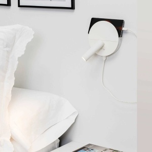 Aplica cu reader LED minimalista cu USB charger DUAS White 101687 universul-luminii.ro