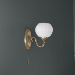 Aplica de perete clasica design italian din alama, sticla 9250 RA-A. 9250/1 102517 universul-luminii.ro