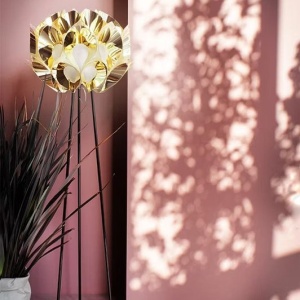 Lampadar cu trepied realizat manual Flora Gold 215367 universul-luminii.ro