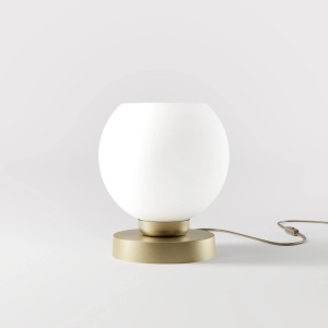Veioza, Lampa de masa din alama Globe