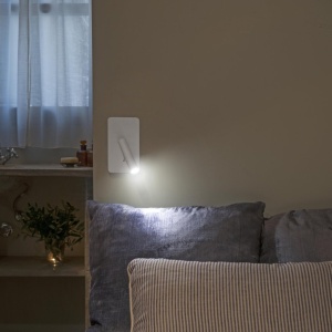 Aplica cu reader LED stil minimalist SUAU alba 123658 universul-luminii.ro