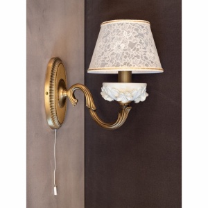 Aplica design italian din alama si portelan alb 9962