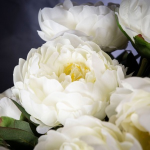 Aranjament floral elegant, design LUX ETERNITY ROUND PEONY WHITE - Img 2