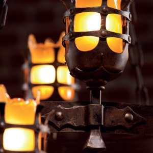 Candelabru din fier forjat realizat manual in stil gotic HL 2425-N 49258 universul-luminii.ro