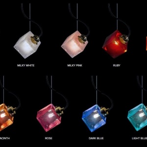 Pendul design LUX, cub din sticla suspendat personalizabil Dancing Cube 208538 universul-luminii.ro
