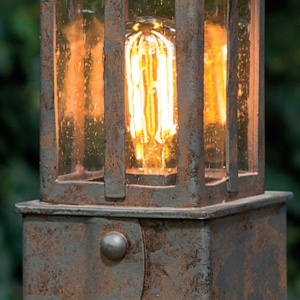 Stalp iluminat exterior din fier forjat inaltime 103,5cm, design medieval cu acoperis ondulat, AL 6844 55929 universul-luminii.ro
