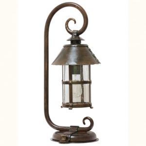 Stalp piedestral iluminat exterior design medieval cu felinar rotund si acoperis nituit, din fier forjat, inaltime 60cm, AL 6535