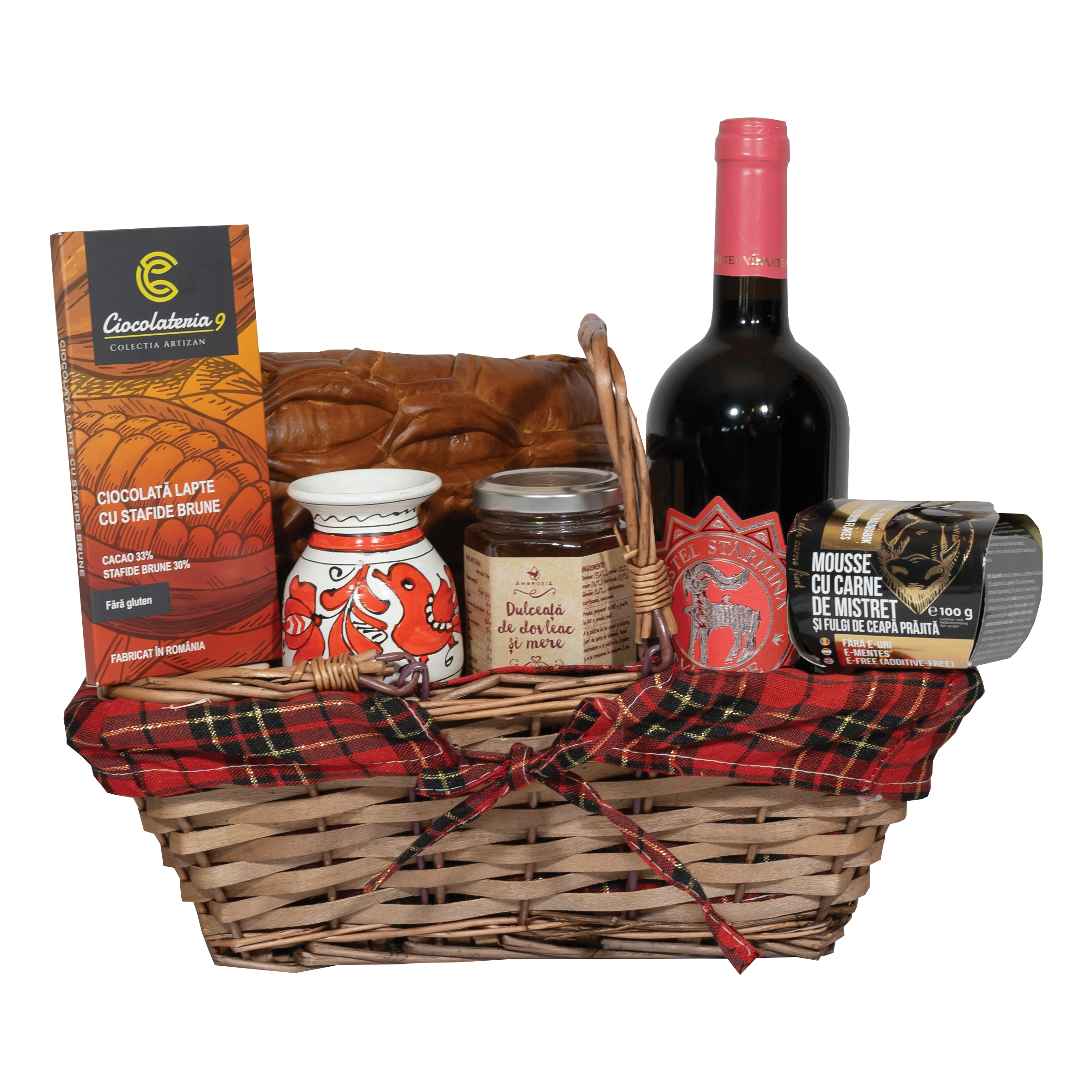 Cos impletit cu produse traditionale romanesti