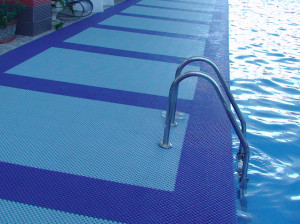 Covor antiderapant pentru piscina