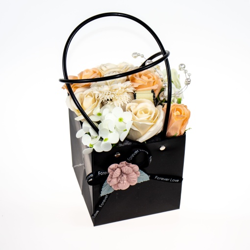 Aranjament floral cu trandafiri de sapun love, 20 cm inaltime, alb+pierisca, garoafe+hortensii, CD2569-Piersica