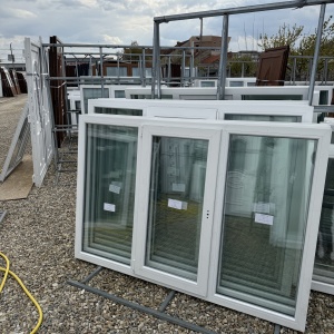 Fereastră cu tâmplărie PVC și geam termopan, in 3 canate de culoare albă