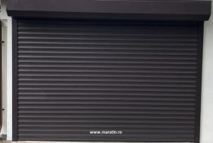 USA DE GARAJ TIP RULOU, ELECTRICA, 3000MM (L) x 2500MM (H), LAMELE DE 55MM, MARO INCHIS - Img 3