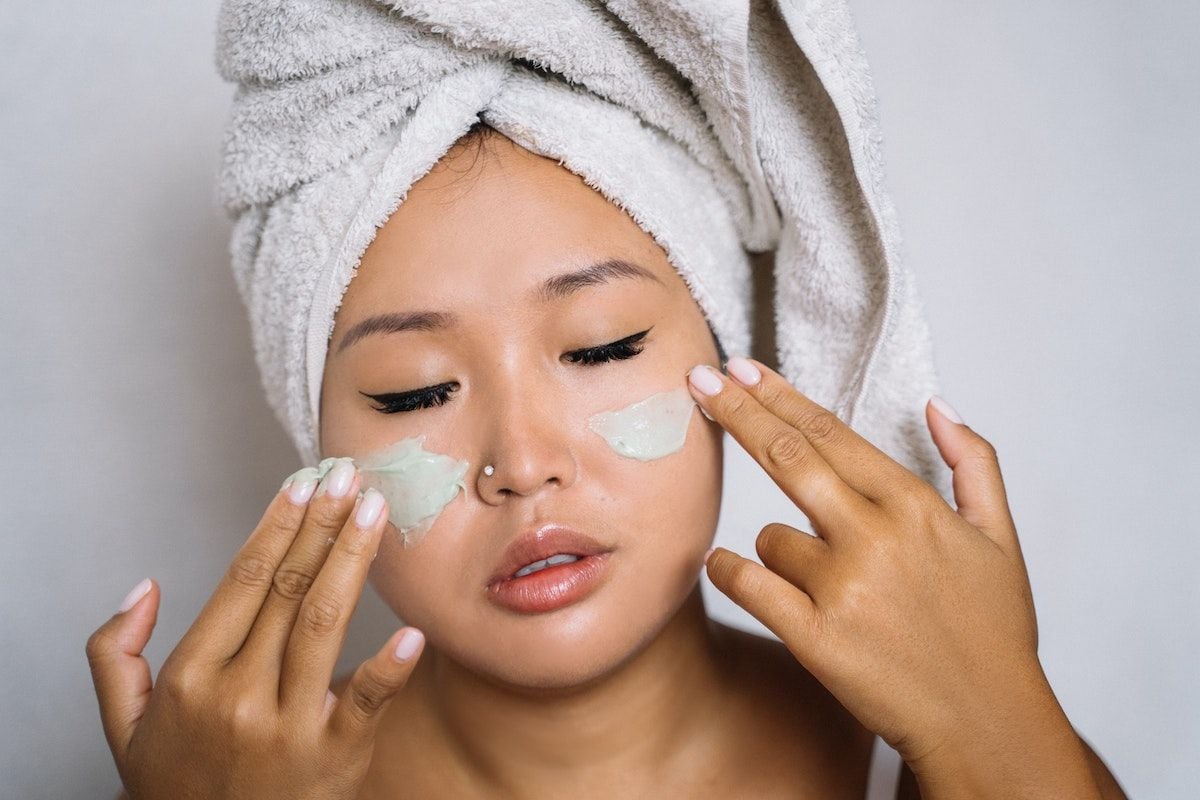 Tipuri de make up – care sunt principalele etape in realizarea unui machiaj corect -hidratare