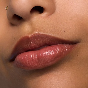 [Balsam de buze glossy butter balm juicy bomb choco-lot to handle 05 essence 2.5 g - 1001cosmetice.ro] [6]