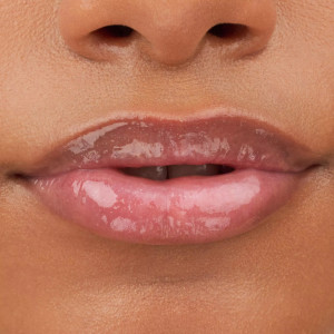 Lipgloss what the fake! extreme plumping lip filler, ice ice baby! 02, essence thumb 9 - 1001cosmetice.ro